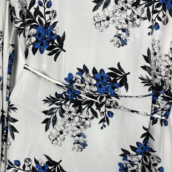 Lumiere Francesca's open shoulder floral long sleeve wrap blouse Size Large - Picture 6 of 8